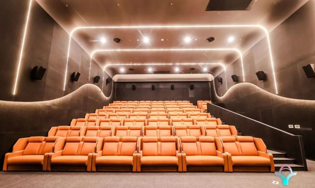 天下首家全高帧 LED 影院—中原兴发娱乐影戏中心正式完工