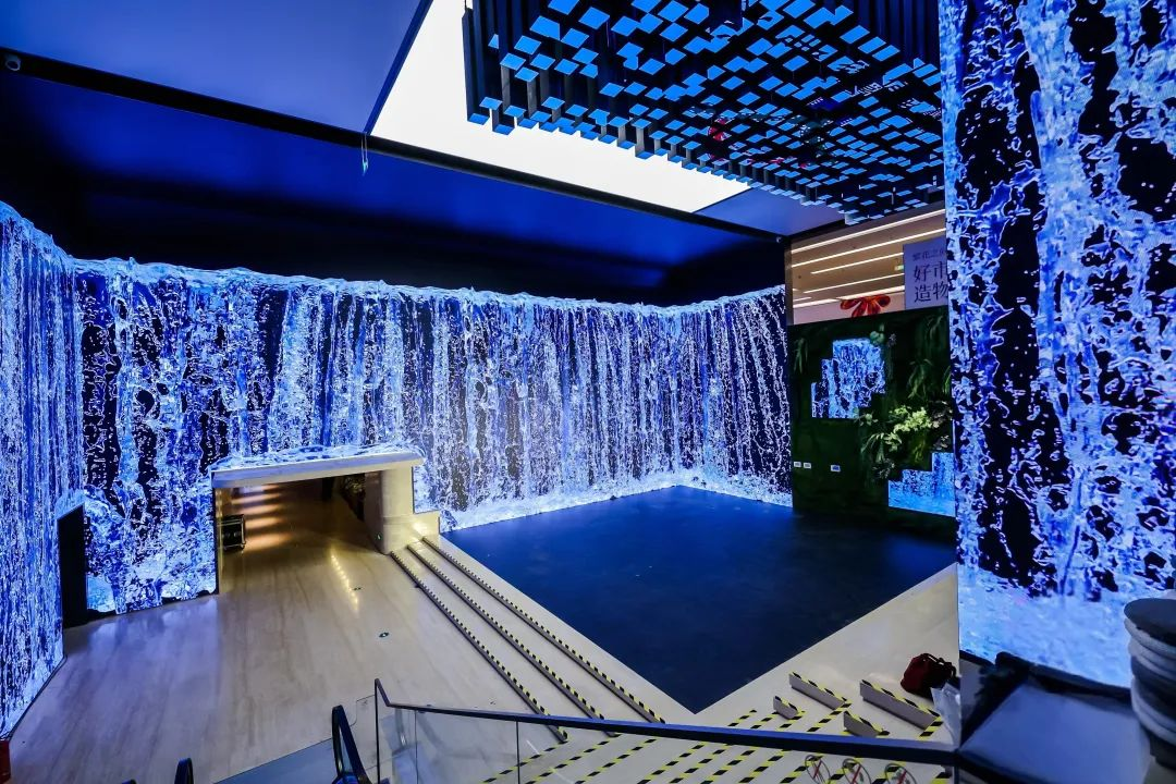 天下首家全高帧 LED 影院—中原兴发娱乐影戏中心正式完工